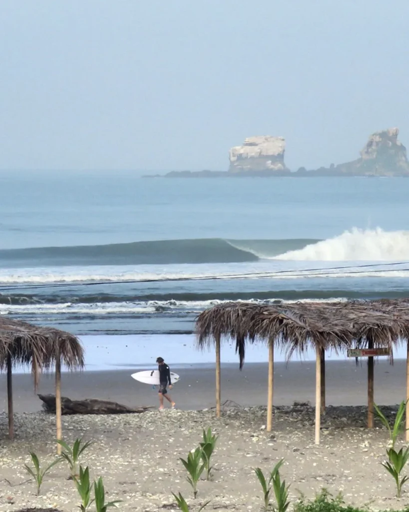 ayampe surf camp