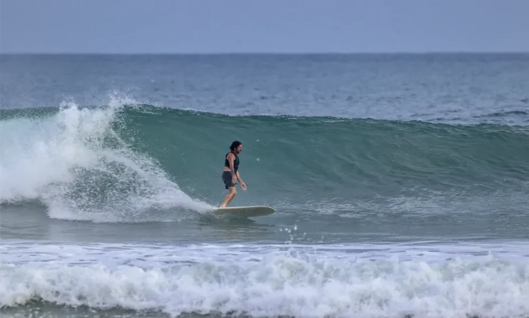 ecuador surfing san mateo manta