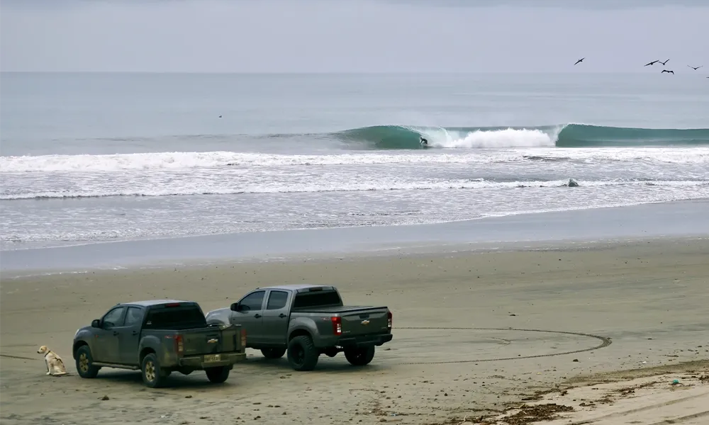 ecuador-surfing-trip-surf-camp
